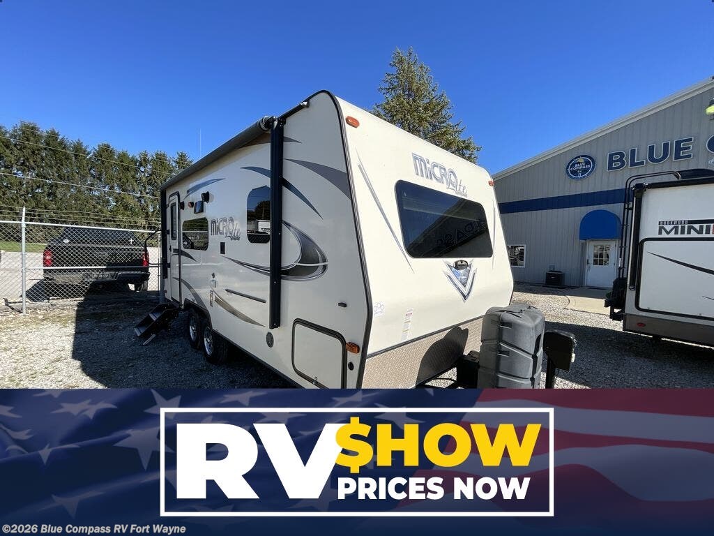 Used 2017  Forest River Flagstaff Micro Lite 21FBRS by Forest River from Blue Compass RV Fort Wayne in Columbia City, IN