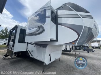 New 2022 Grand Design Solitude 346FLS R available in Vidor, Texas