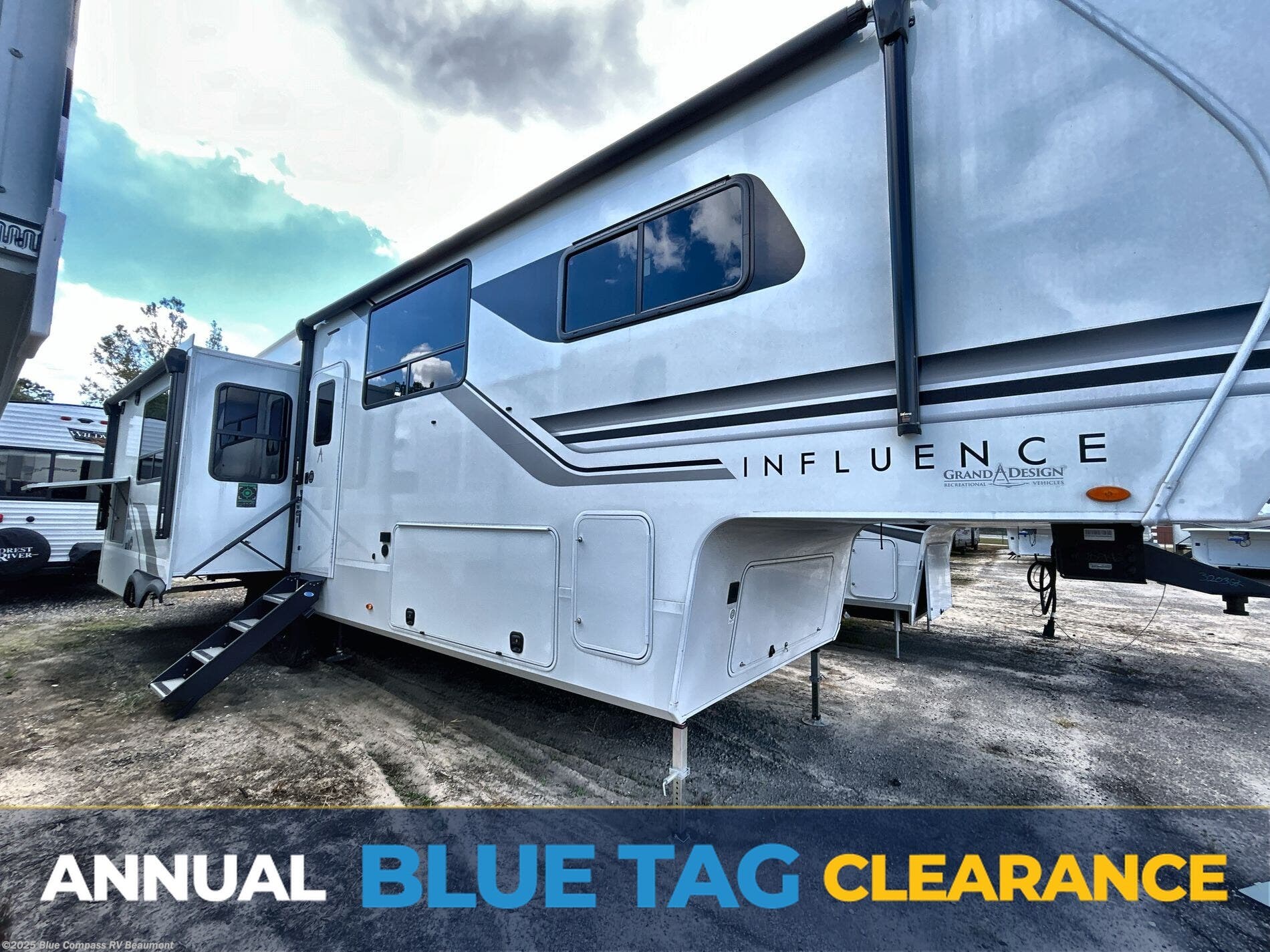 New 2025 Grand Design Influence 3203GK available in Vidor, Texas