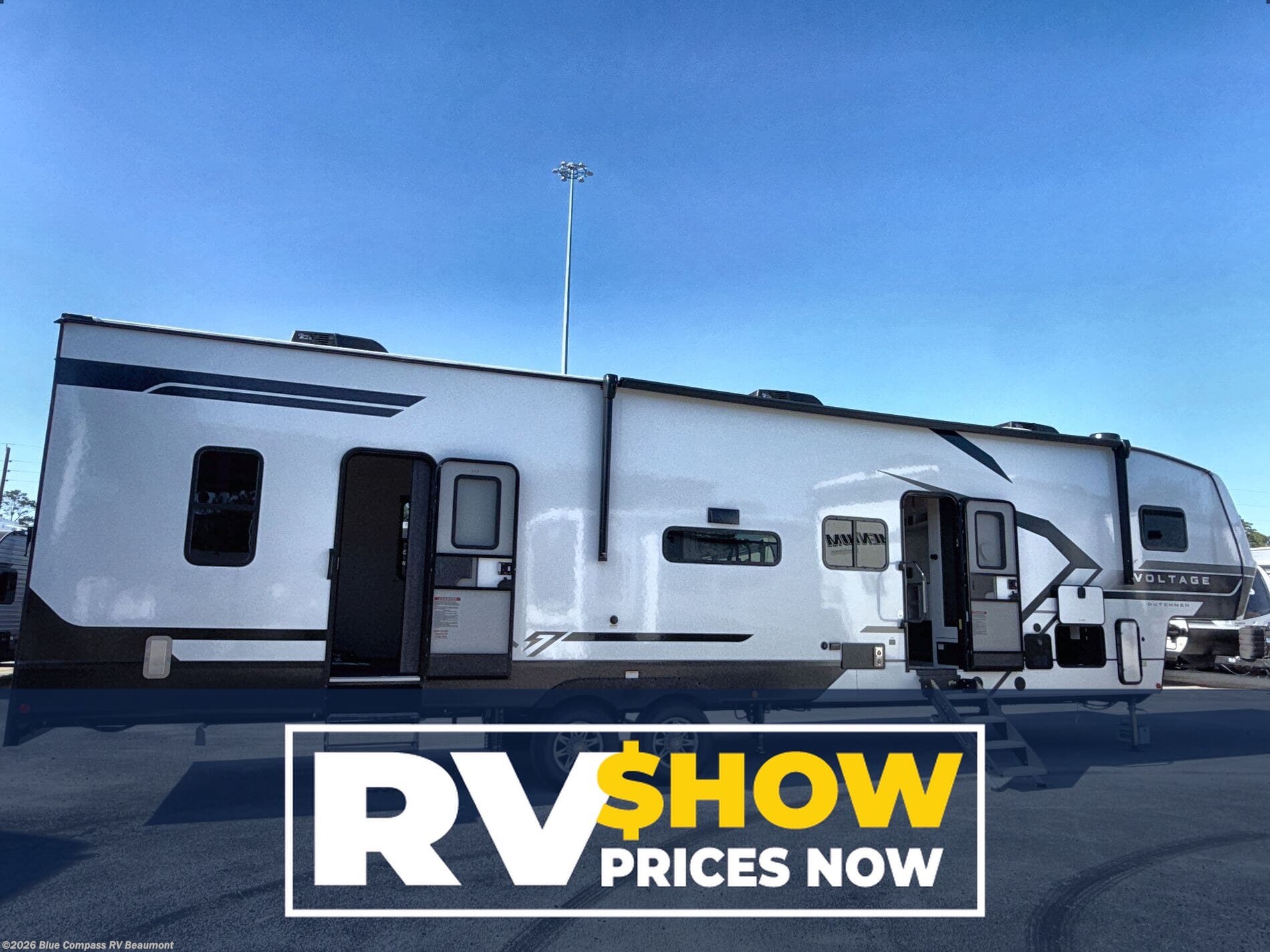 New 2026 Dutchmen Voltage V-Series 3800 available in Vidor, Texas