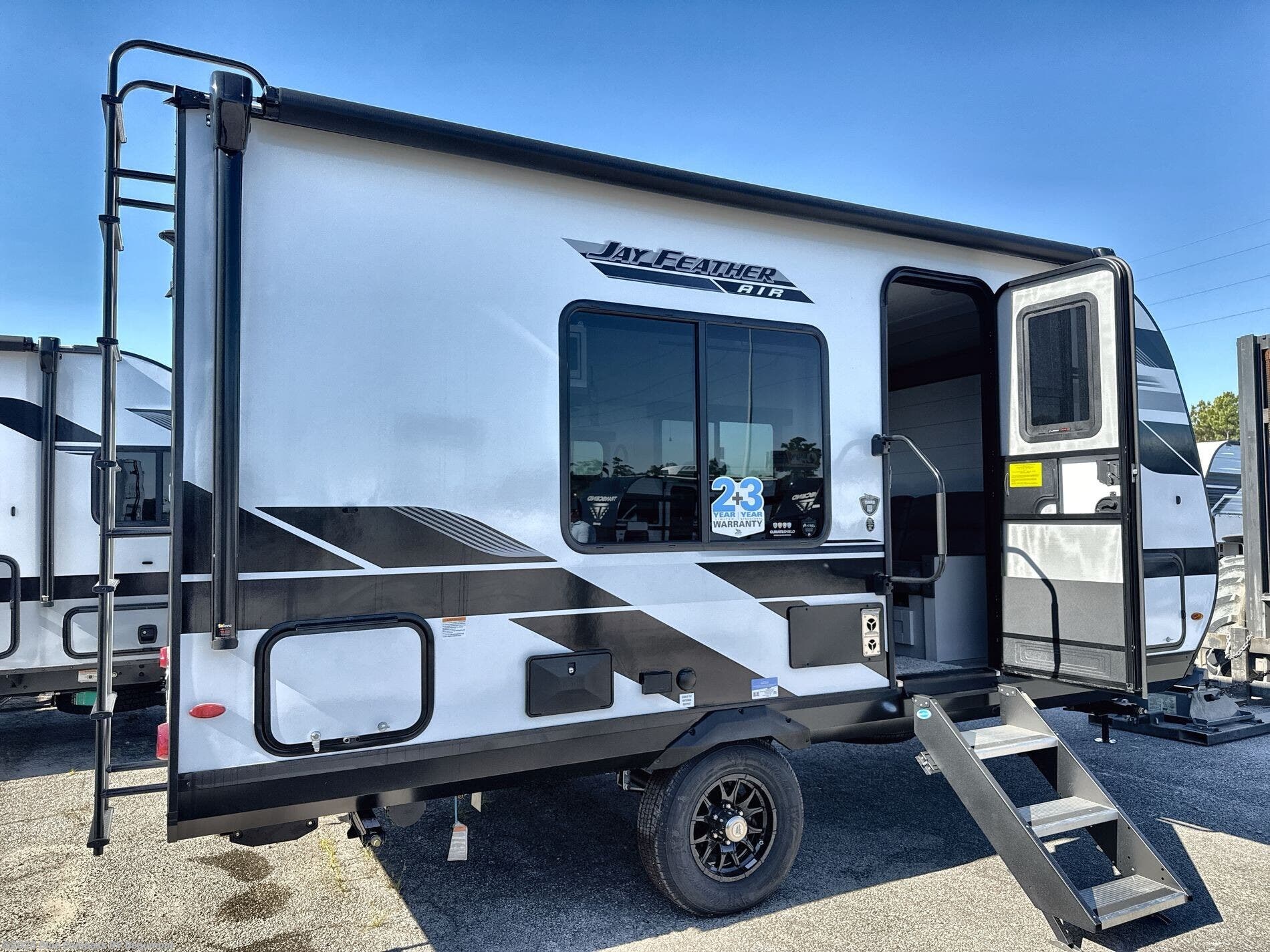 New 2026 Jayco Jay Feather Air 15MRB available in Vidor, Texas