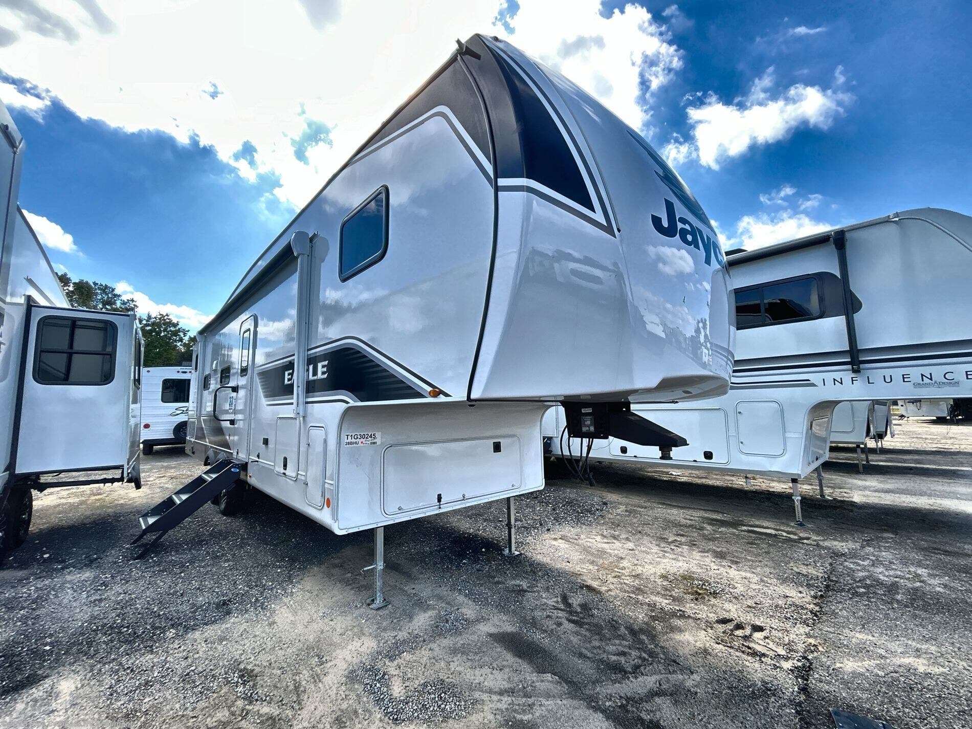 New 2026 Jayco Eagle SLE 28BHU available in Vidor, Texas