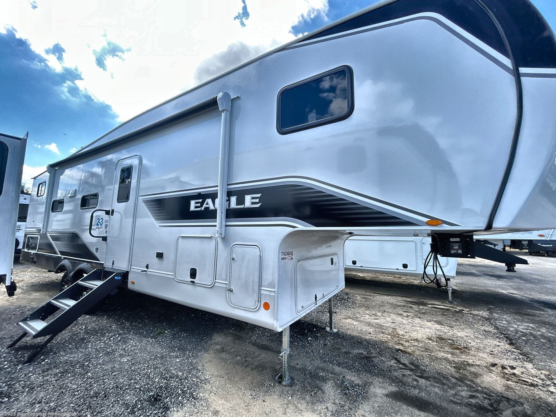 New 2026 Jayco Eagle SLE 28BHU available in Vidor, Texas