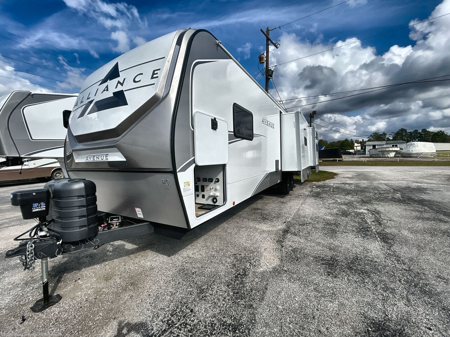 New 2026 Alliance RV Avenue 333BH available in Vidor, Texas