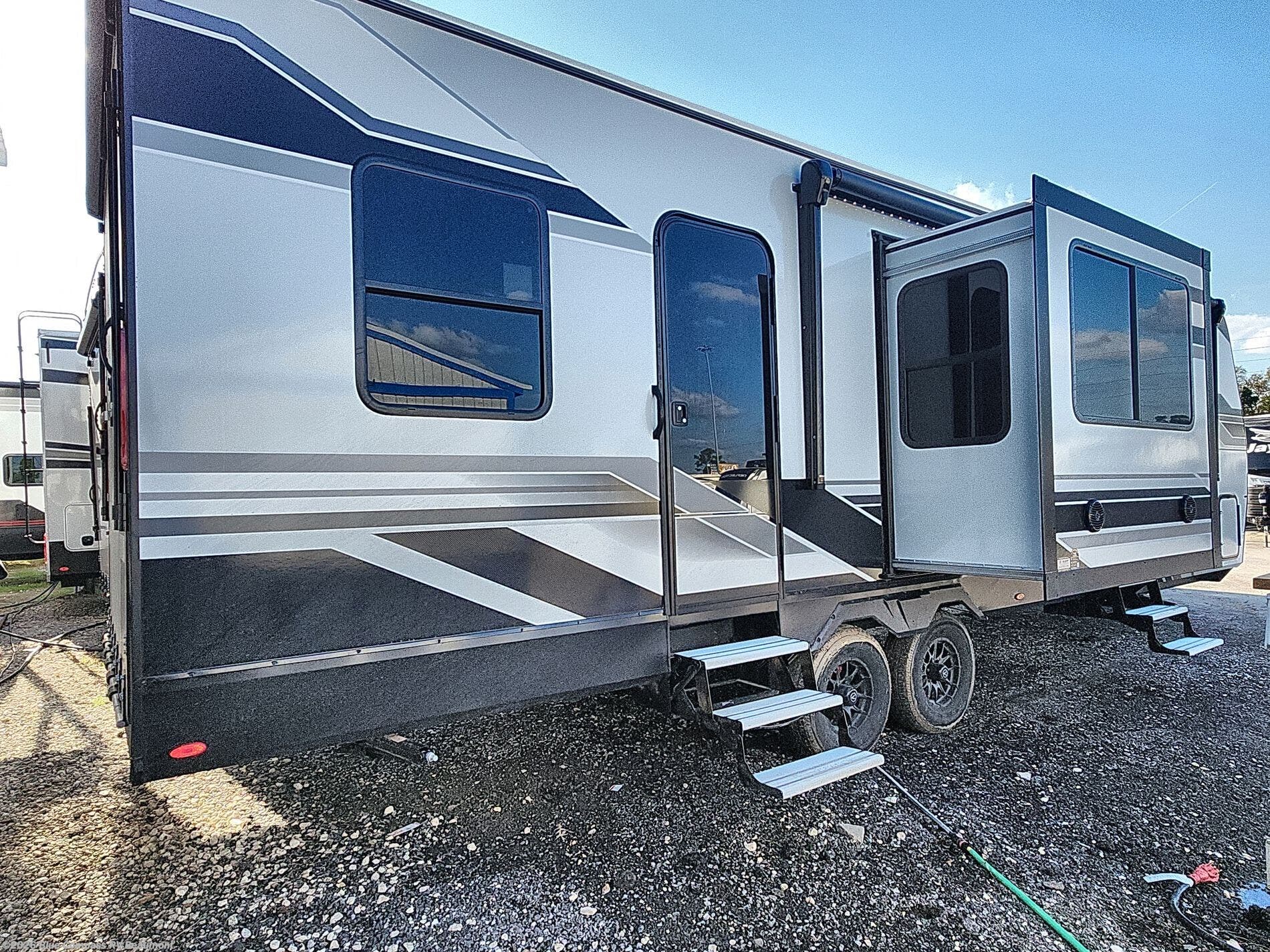 New 2026 Grand Design Momentum G-Class 29GS available in Vidor, Texas