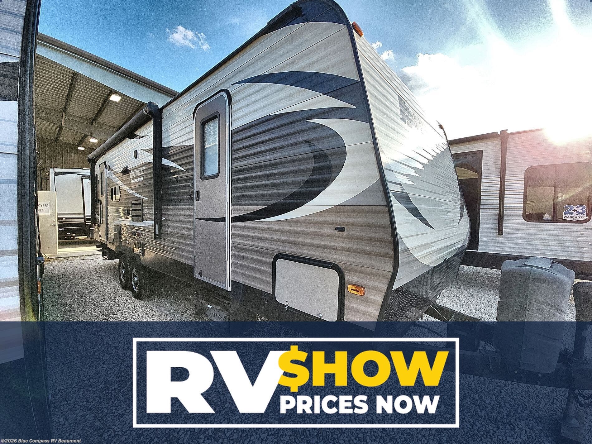 Used 2015 Prime Time Avenger 27RLS available in Vidor, Texas