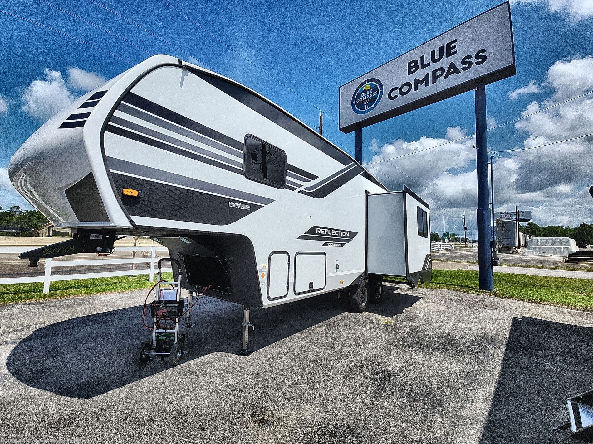 New 2026 Grand Design Reflection 100 Series 24RL available in Vidor, Texas