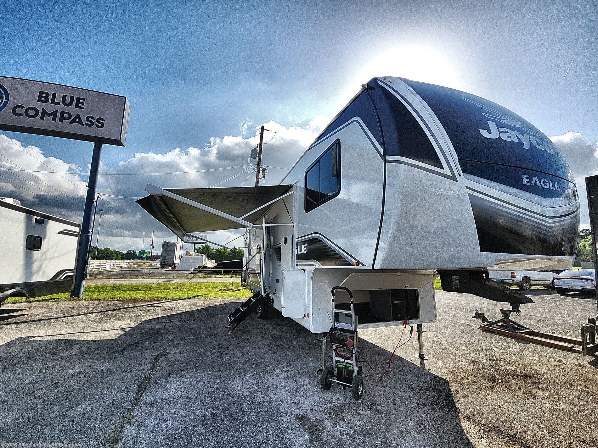 New 2026 Jayco Eagle HT 29DDB available in Vidor, Texas