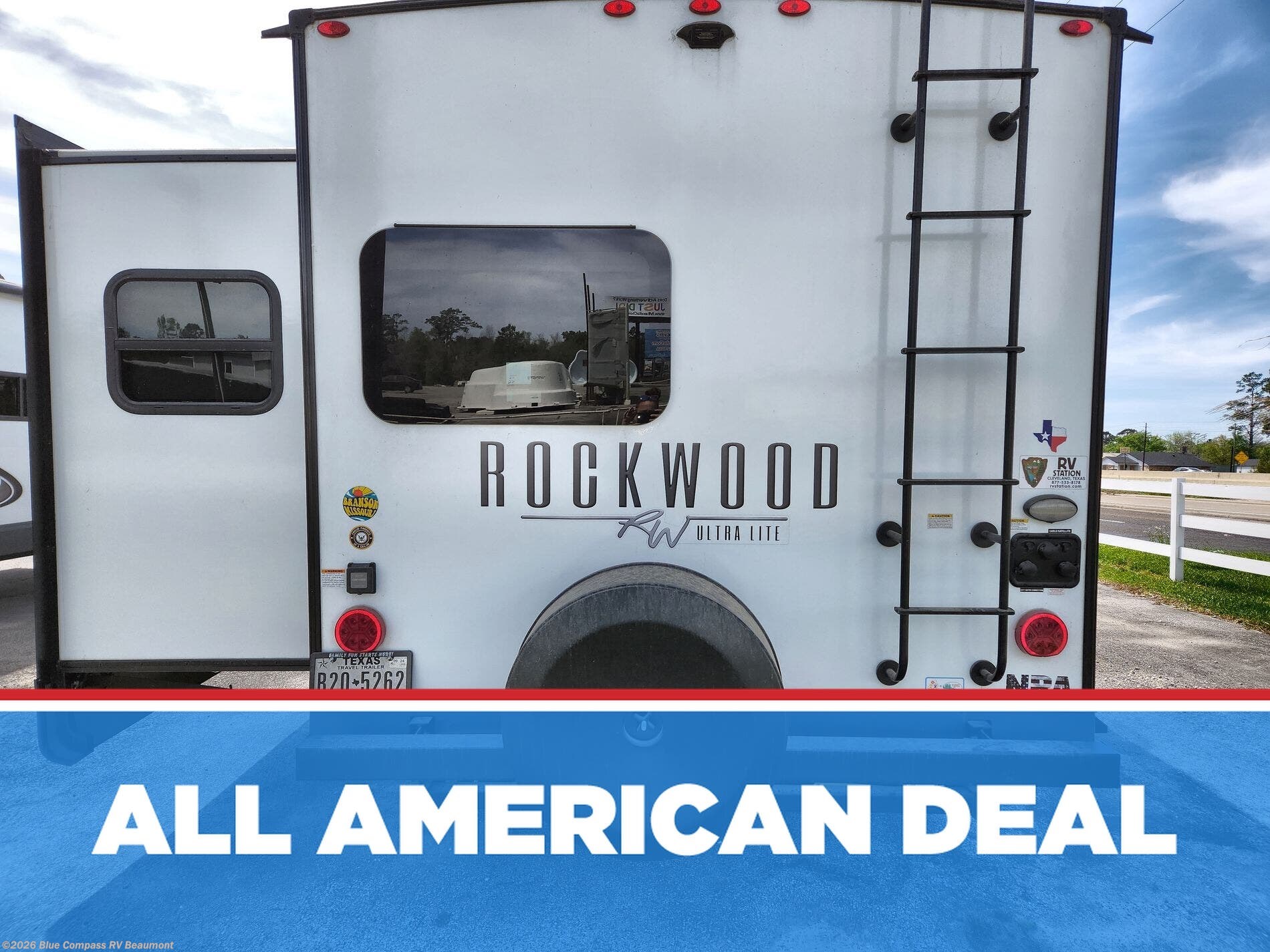 Used 2023 Forest River Rockwood Ultra Lite 2608BS available in Vidor, Texas
