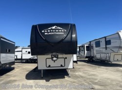 New 2024 East to West Blackthorn Half-Ton 27BH-OK available in Rockport, Texas