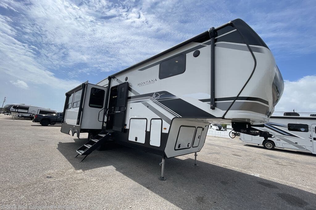 New 2025 Keystone Montana High Country 295RL available in Rockport, Texas