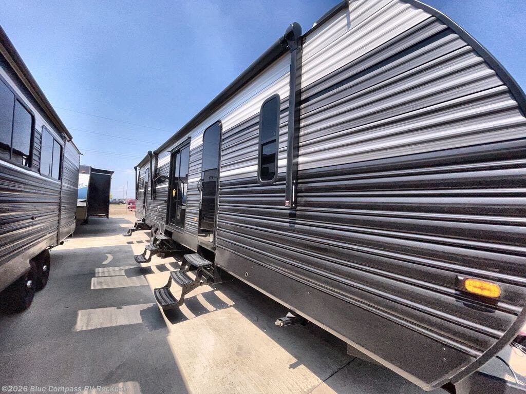 New 2025 CrossRoads Zinger 390DB available in Rockport, Texas