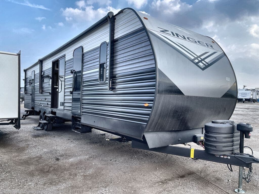 New 2026 CrossRoads Zinger 390DB available in Rockport, Texas