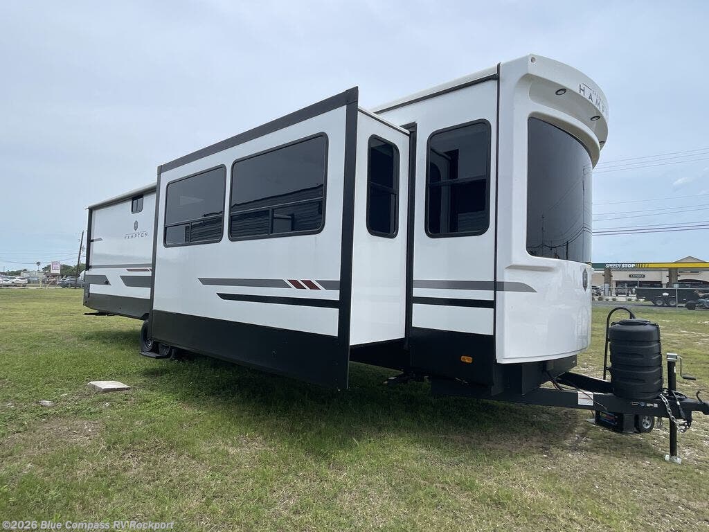 New 2026 CrossRoads Hampton 372FDB available in Rockport, Texas