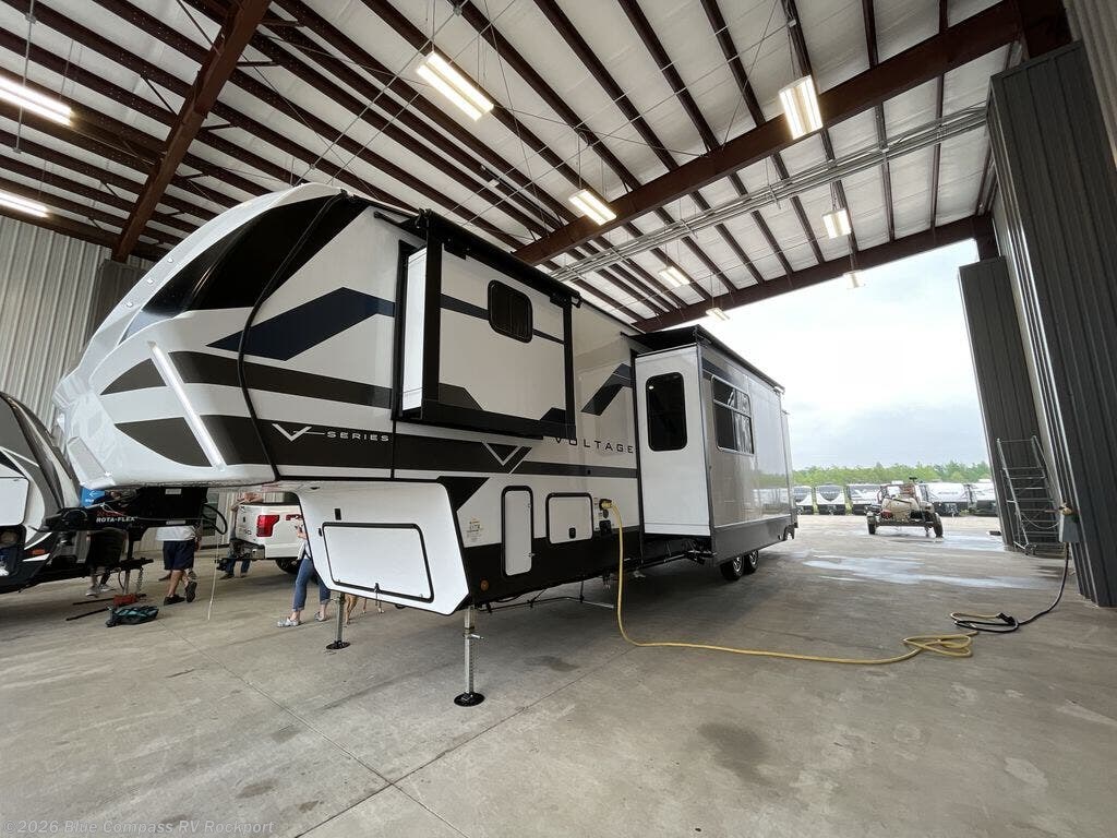 New 2026 Dutchmen Voltage V-Series 3800 available in Rockport, Texas