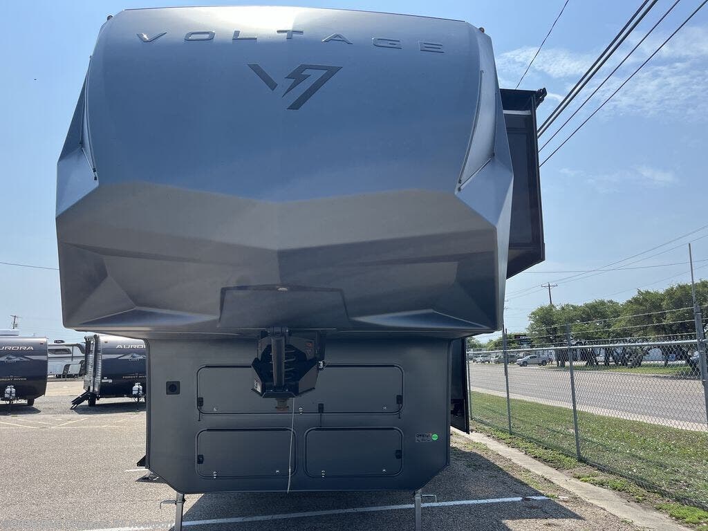 New 2026 Dutchmen Voltage V-Series 3800 available in Rockport, Texas