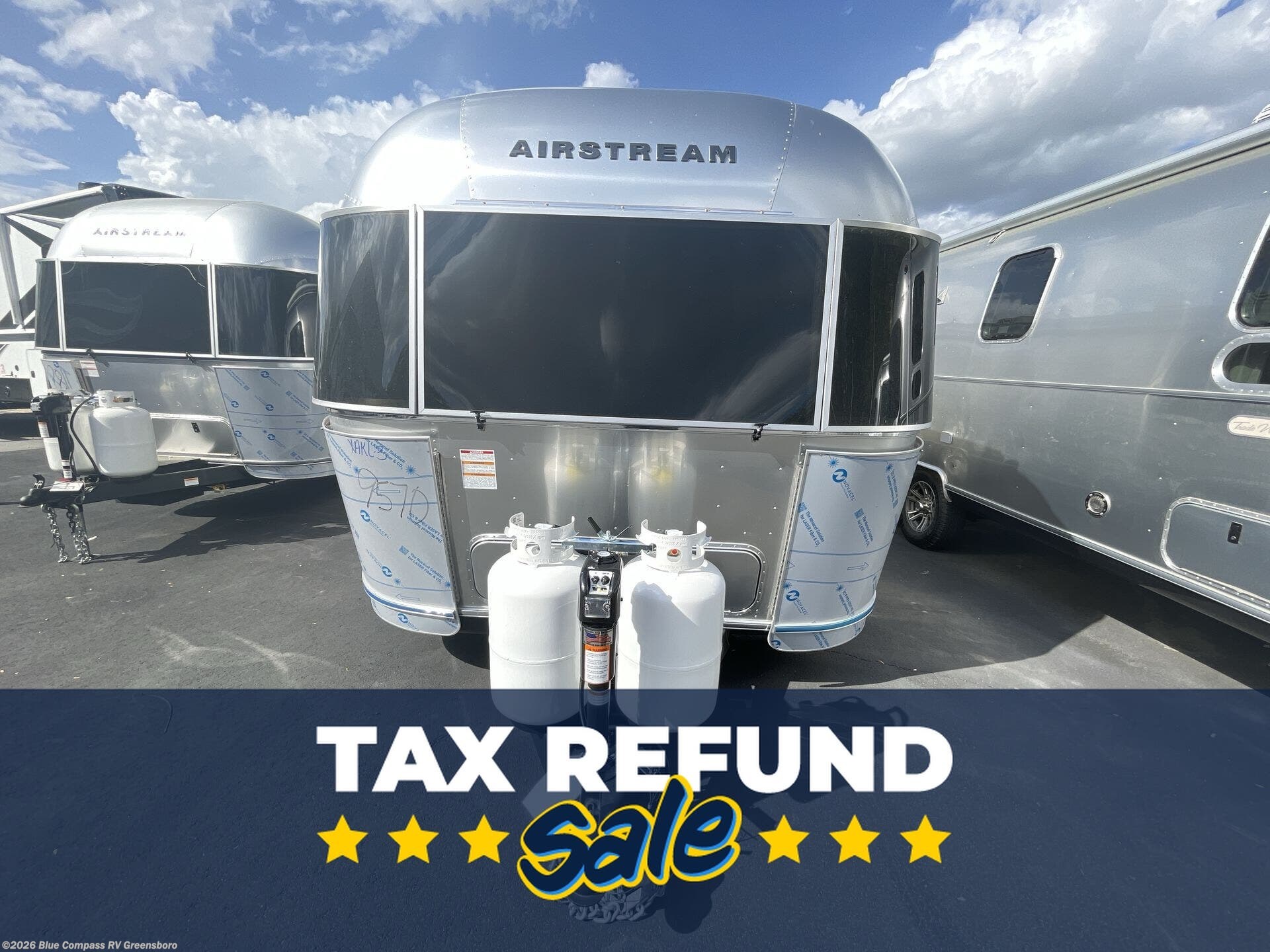 New 2026 Airstream Globetrotter 27FB Twin available in Colfax, North Carolina