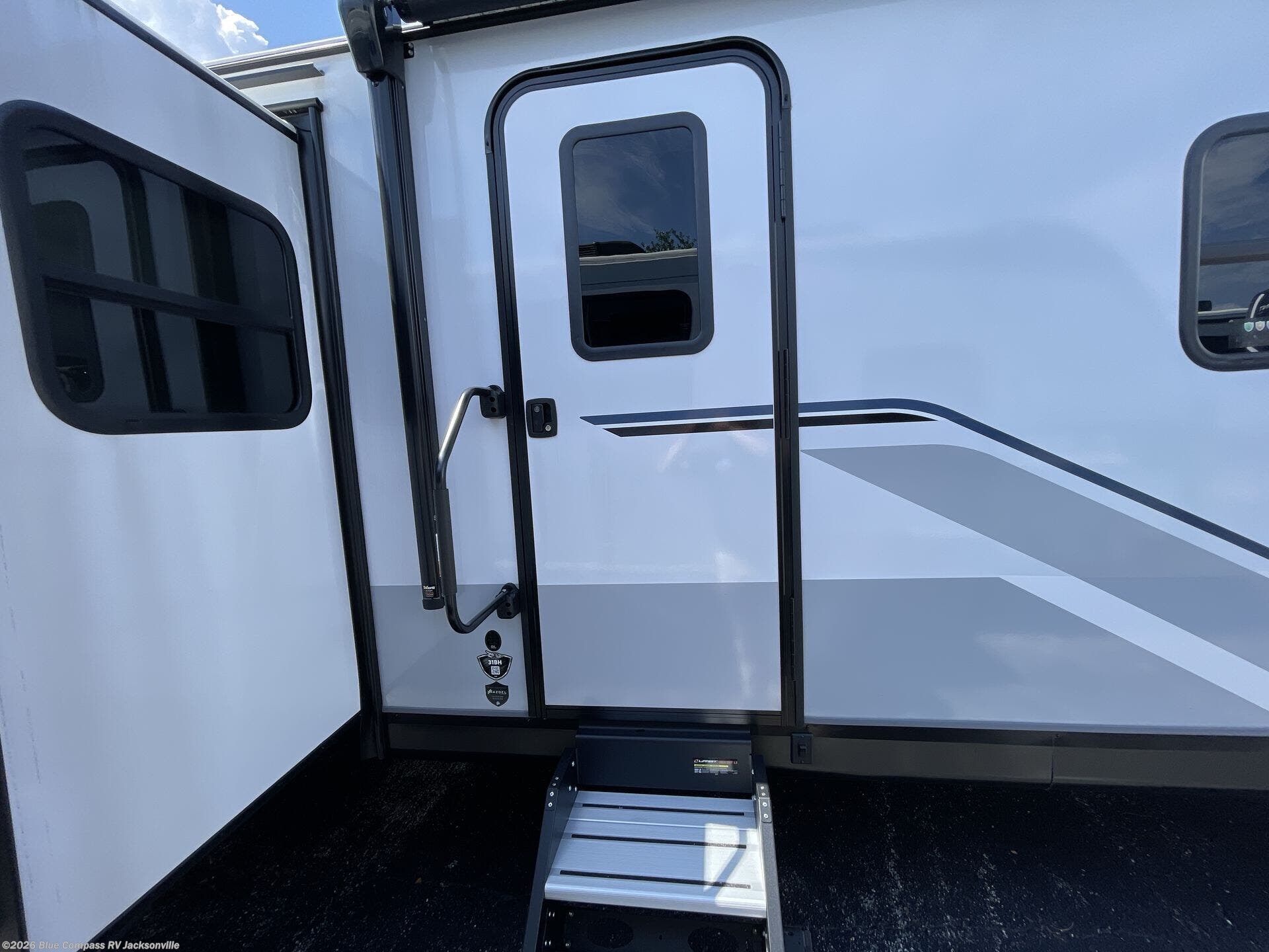 New 2025 Jayco Jay Feather 31BH available in Jacksonville, Florida