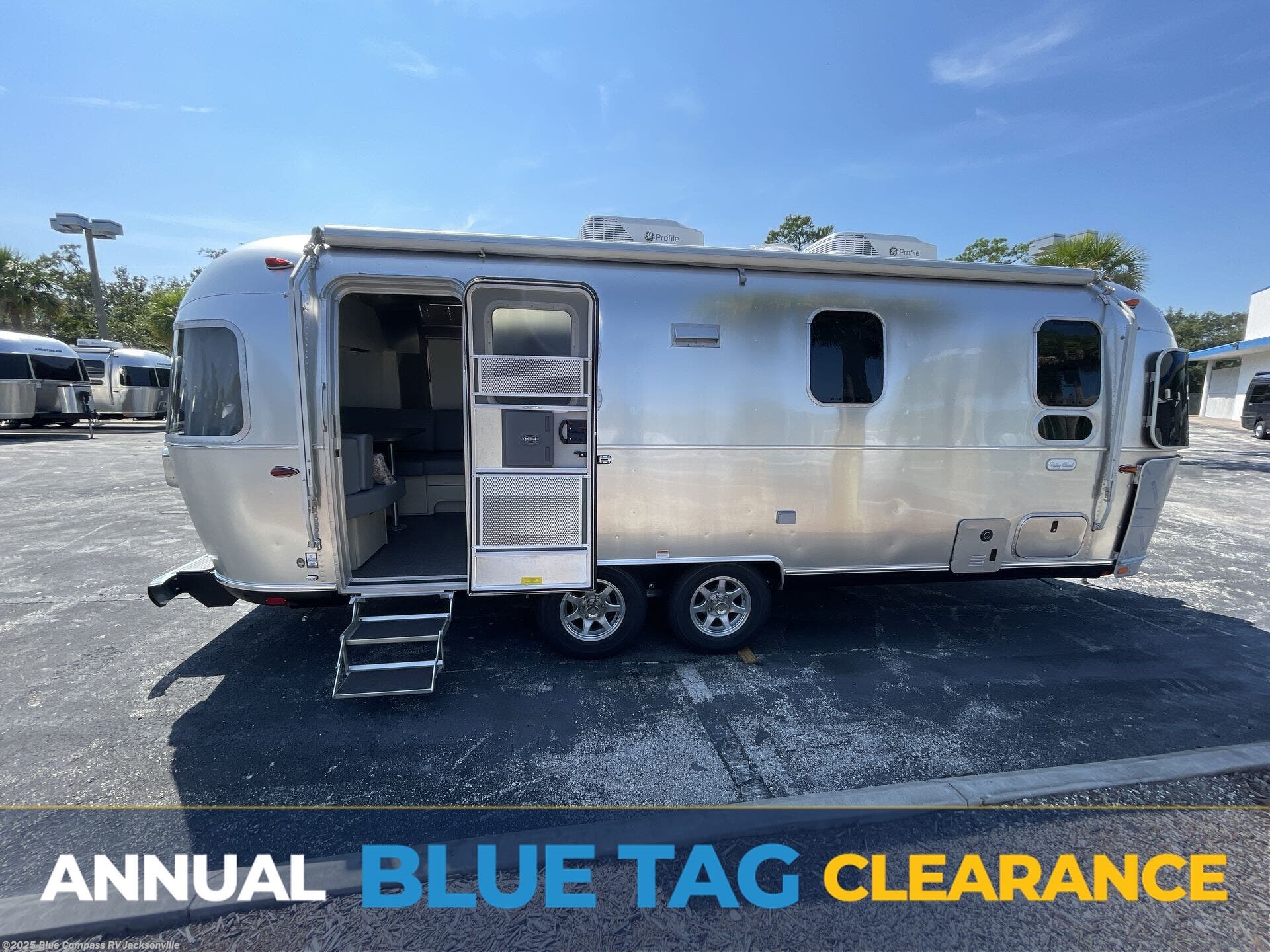 New 2026 Airstream Flying Cloud 25FB available in Jacksonville, Florida
