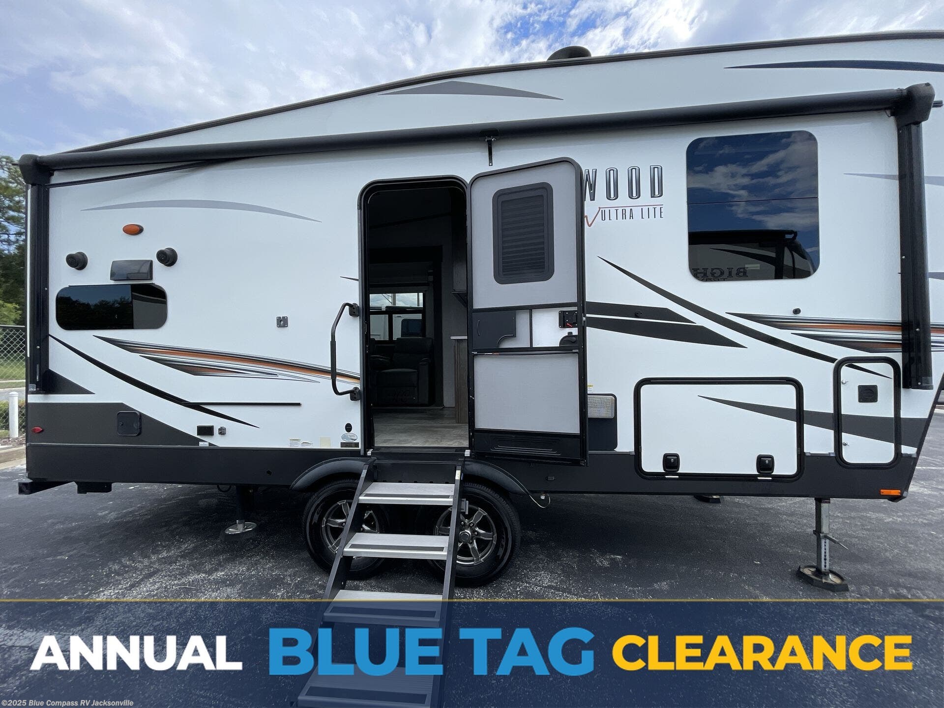 Used 2022 Forest River Rockwood Ultra Lite 2442BS available in Jacksonville, Florida