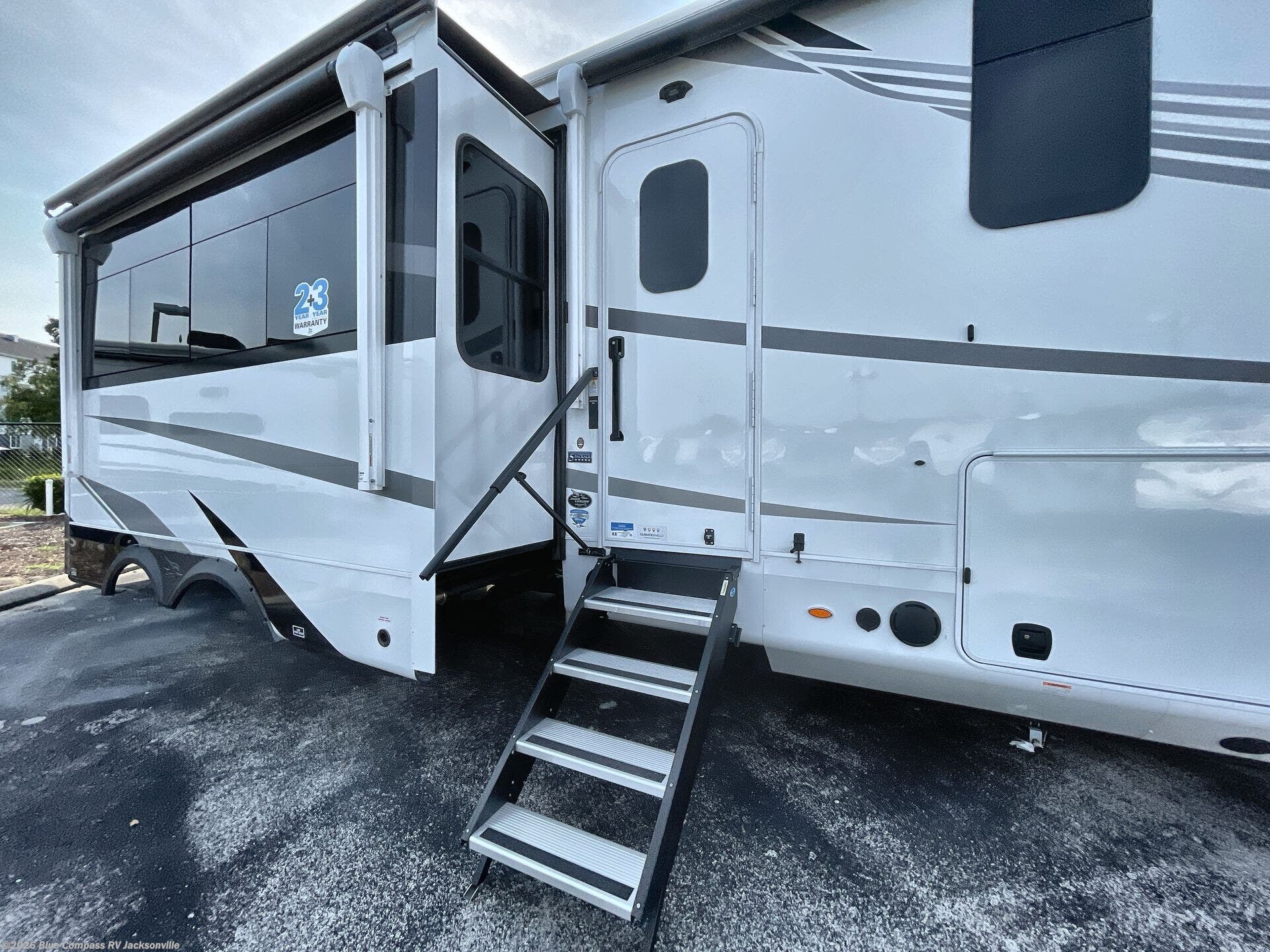 New 2026 Jayco North Point 390CKDS available in Jacksonville, Florida