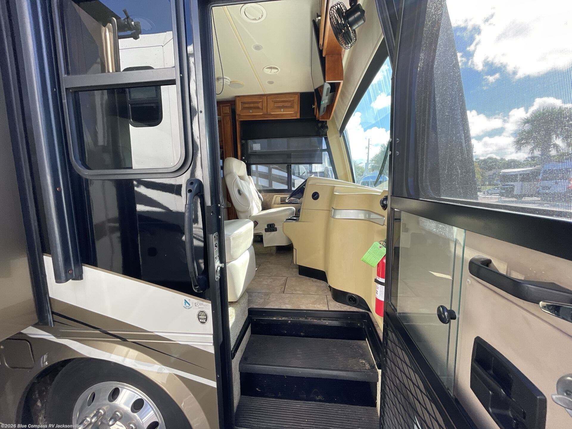 Used 2015 Tiffin Allegro Breeze 32BR available in Jacksonville, Florida