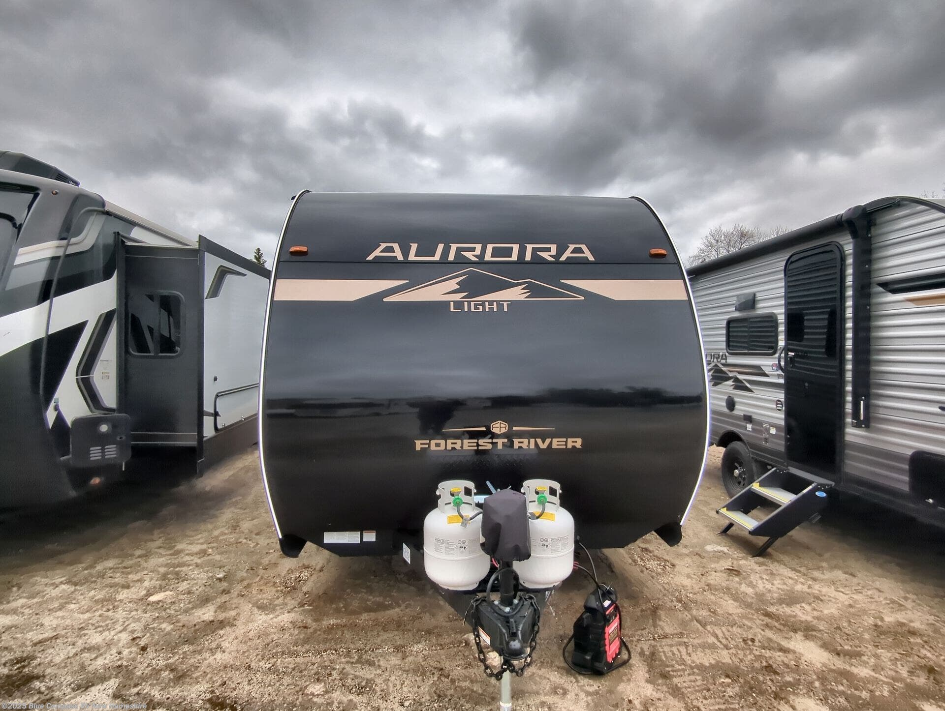 New 2025 Forest River Aurora Light 26BH available in Epsom, New Hampshire
