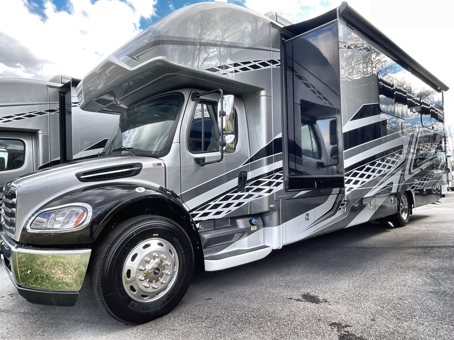 New 2027 Entegra Coach Accolade XL 37K available in Epsom, New Hampshire