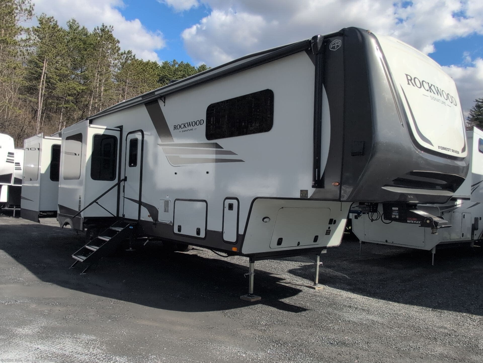 New 2026 Forest River Rockwood Signature 404SRK available in East Montpelier, Vermont