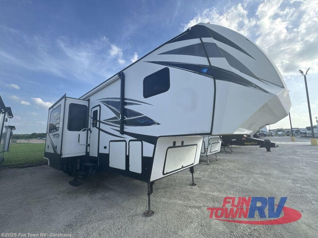 Used 2019 Dutchmen Triton 3951 available in Corsicana, Texas
