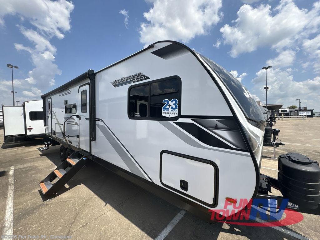 New 2026 Jayco Jay Feather 29BHB available in Corsicana, Texas