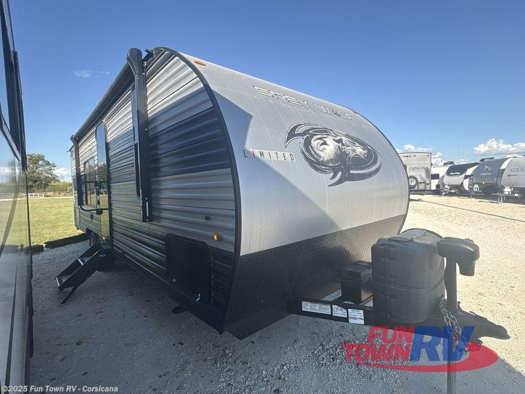 Used 2022 Forest River Cherokee Grey Wolf 26DJSE available in Corsicana, Texas