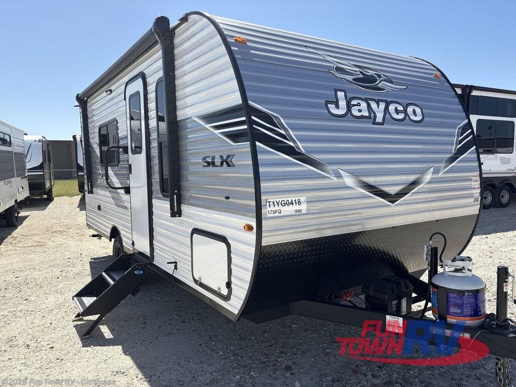 New 2026 Jayco Jay Flight SLX 175FQ available in Corsicana, Texas