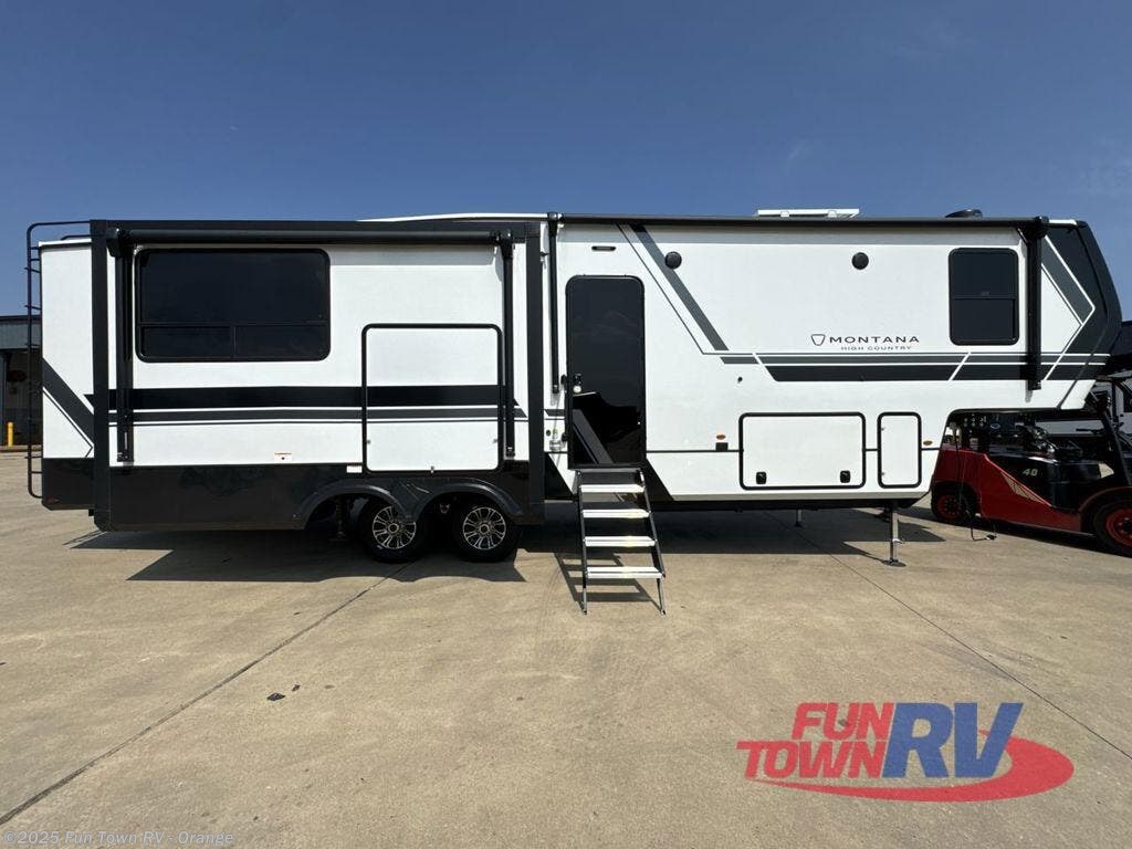 New 2026 Keystone Montana High Country 325RK available in Orange, Texas