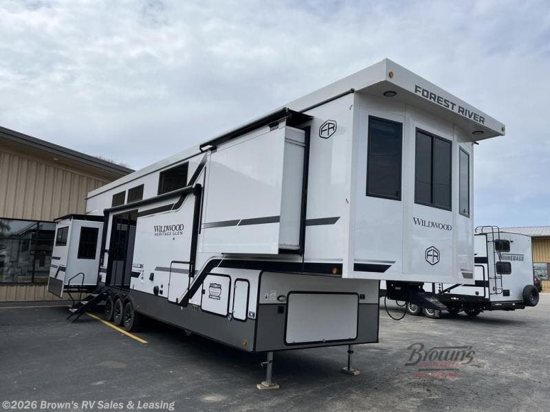 New 2025 Forest River Wildwood Heritage Glen ROOST43 available in Guttenberg, Iowa