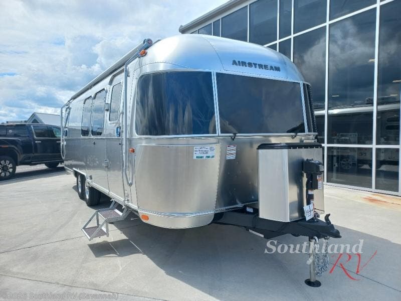 New 2026 Airstream Flying Cloud 28RB Queen available in Savannah, Georgia