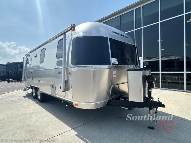New 2027 Airstream Globetrotter 25FB Twin available in Savannah, Georgia