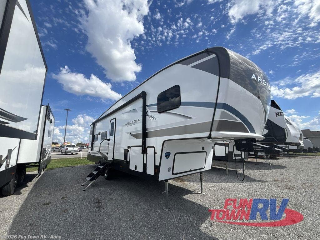 Used 2025 Keystone Arcadia 27SBH available in Anna, Illinois