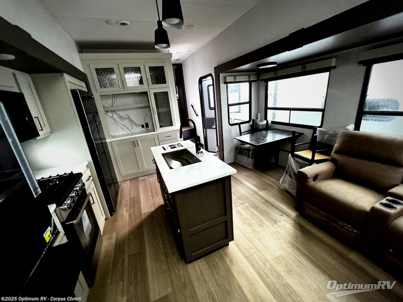 New 2026 East to West Tandara 389DS available in Robstown, Texas