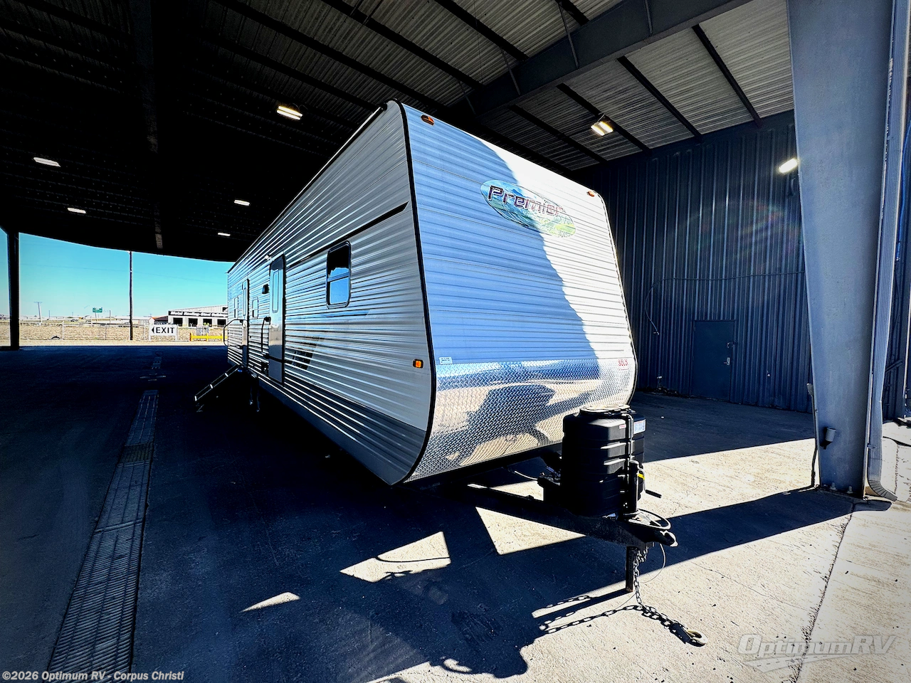 Used 2025 HL Enterprise Hy-Line 38 Premier available in Robstown, Texas