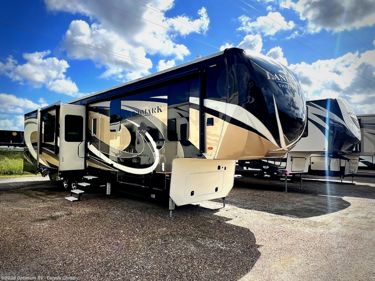 Used 2017  Heartland Landmark 365 CHARLESTON by Heartland from Optimum RV - Corpus Christi in Robstown, TX