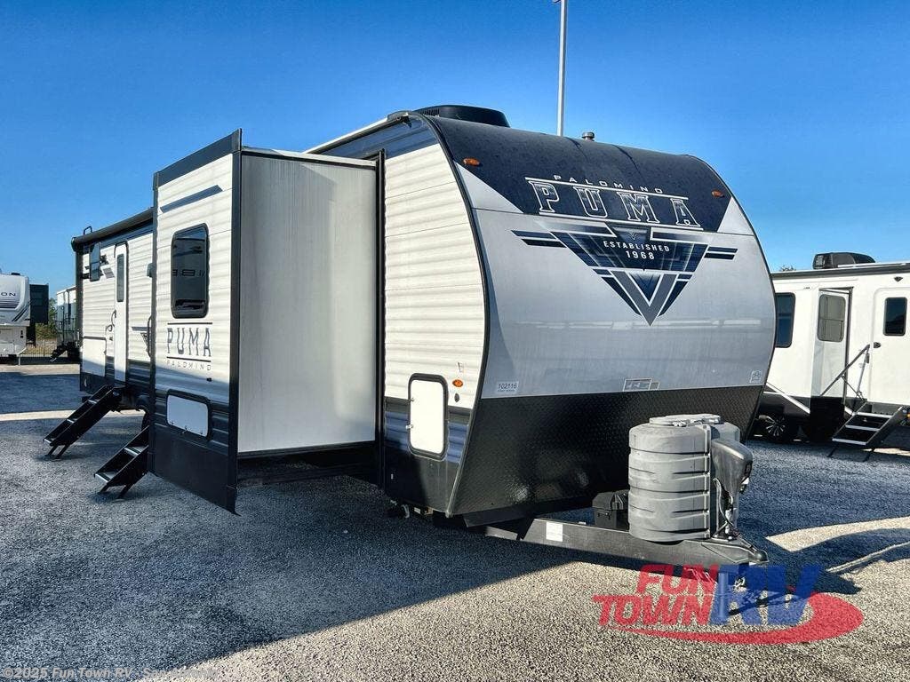Used 2024 Palomino Puma 32BHQS available in Cibolo, Texas
