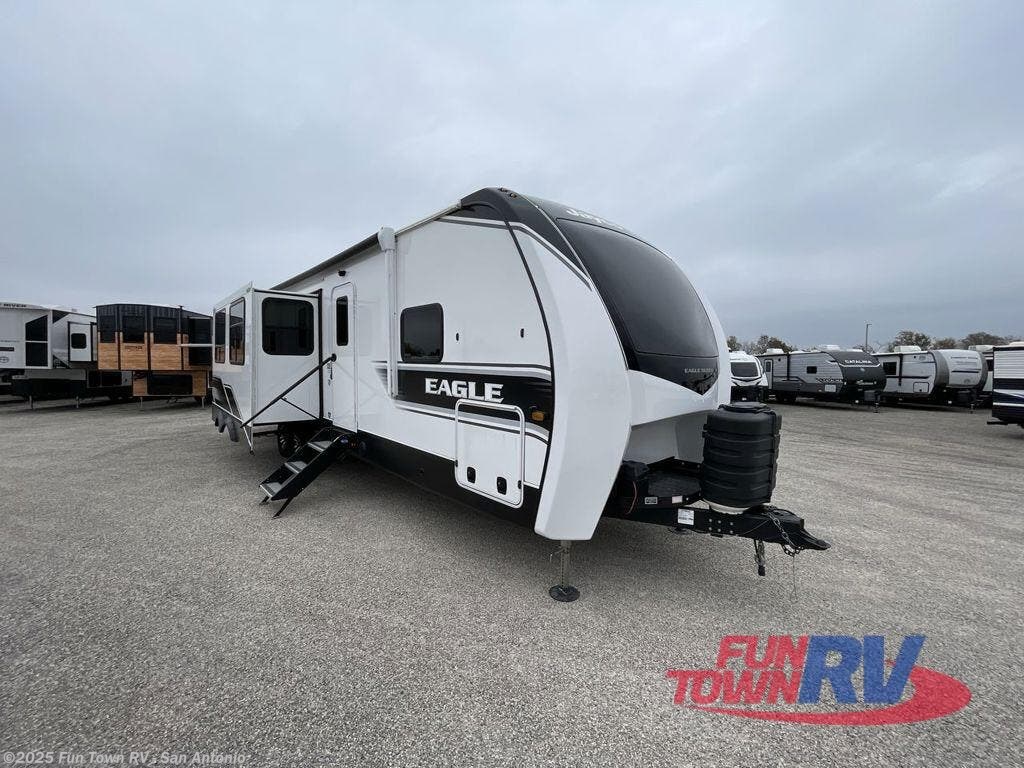 Used 2024 Jayco Eagle 312BHOK available in Cibolo, Texas