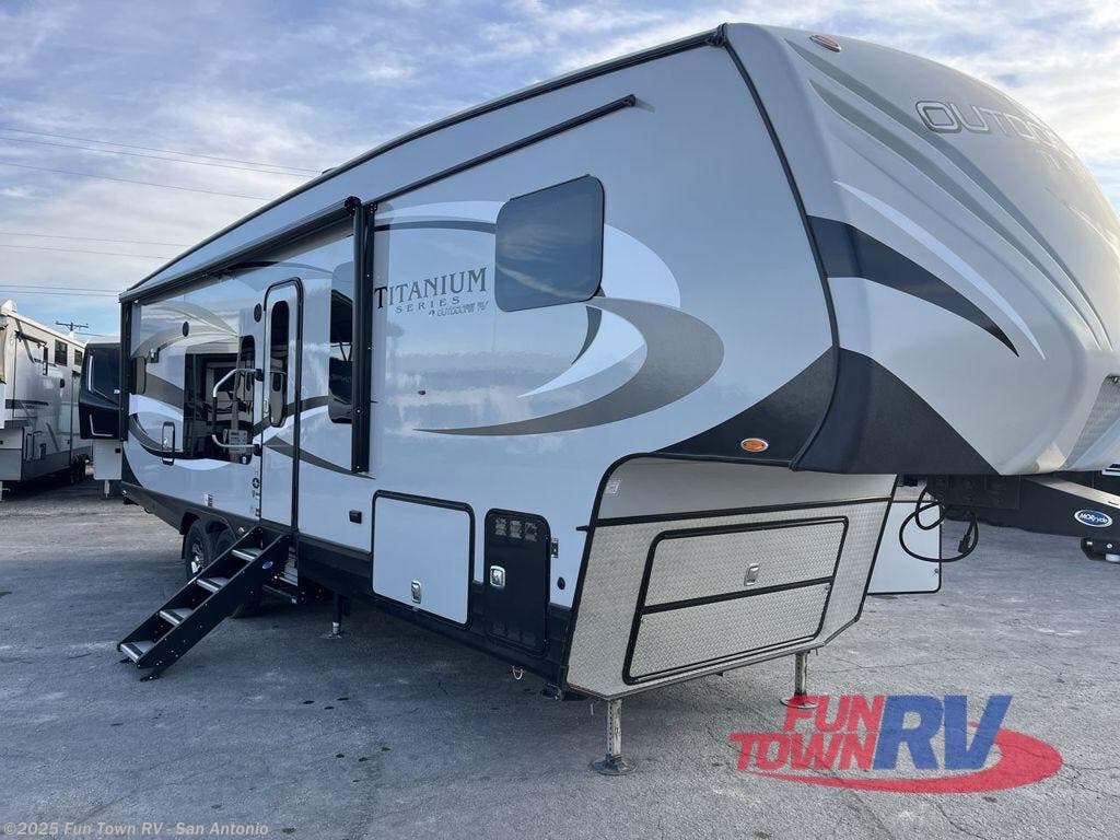 Used 2019 Outdoors RV Glacier Peak Mountain Series F28RKS available in Cibolo, Texas