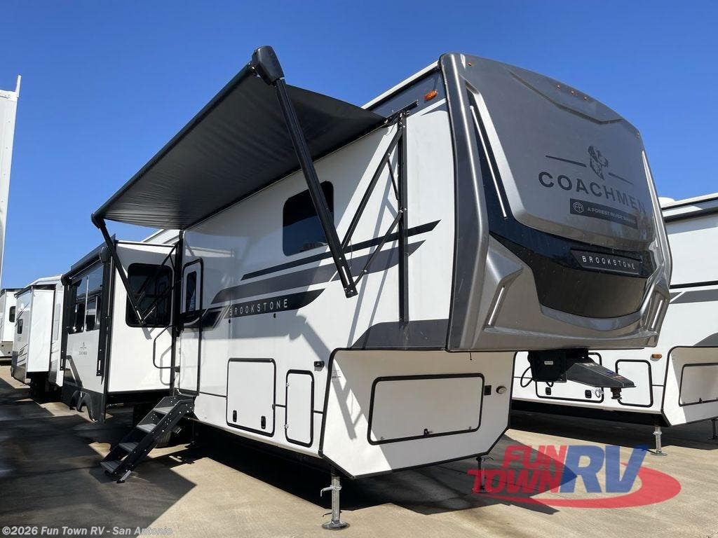 Used 2025 Coachmen Brookstone 318RLL available in Cibolo, Texas