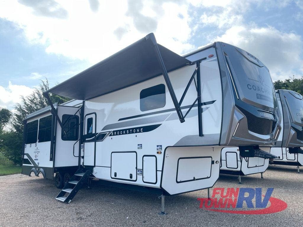 Used 2025 Coachmen Brookstone 318RLL available in Oklahoma City, Oklahoma