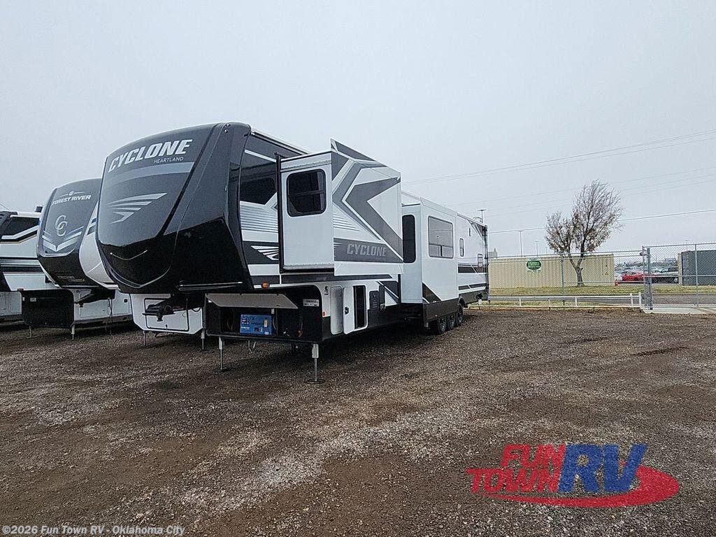 New 2026 Heartland Cyclone 3913 available in Oklahoma City, Oklahoma