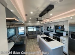 New 2025 Jayco Pinnacle 32RLTS available in Katy, Texas