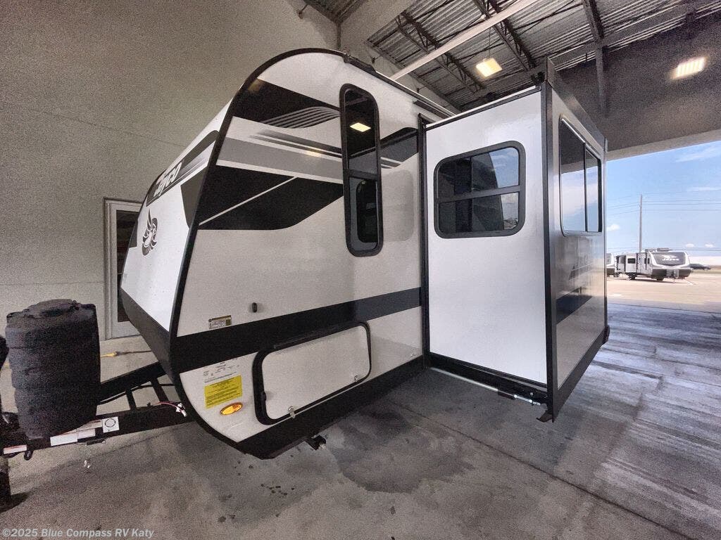 New 2026 Jayco Jay Feather Air 19MBS available in Katy, Texas