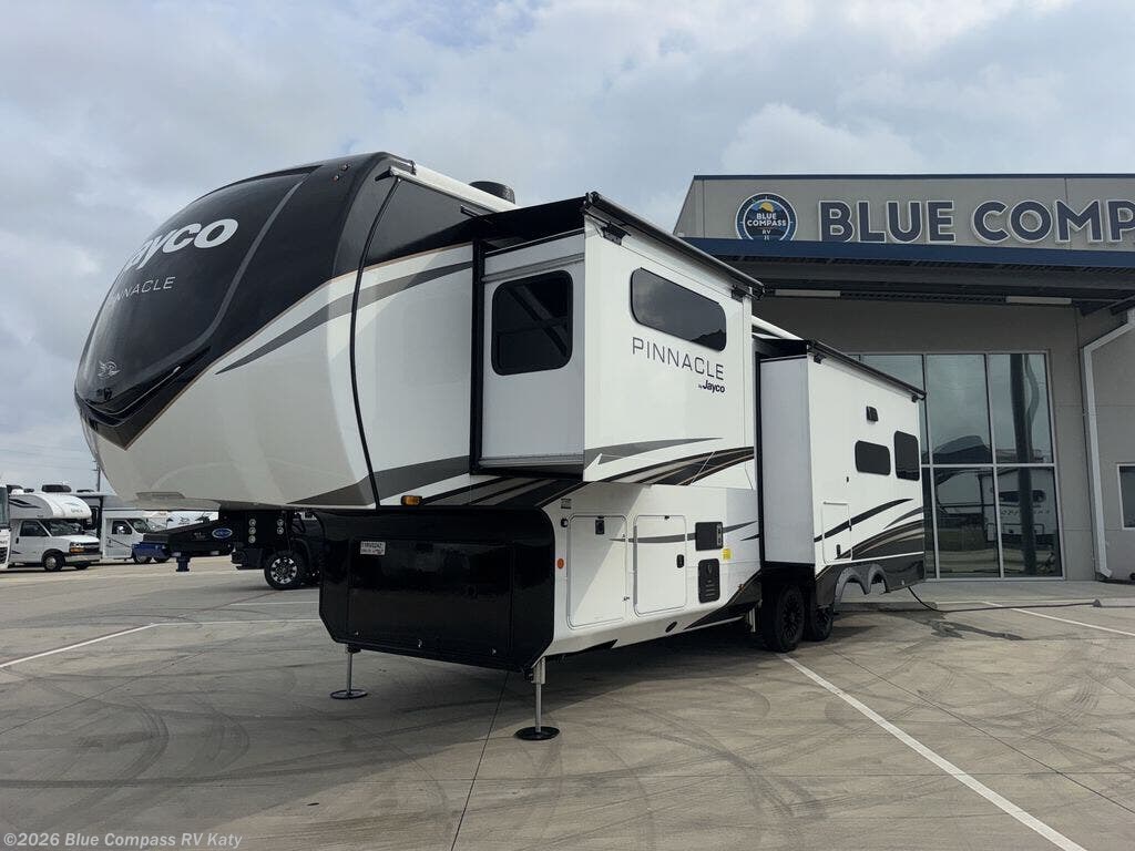 New 2026 Jayco Pinnacle 32RLTS available in Katy, Texas